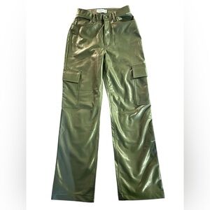 !!NWOT!! - ABERCROMBIE & FITCH VEGAN LEATHER CARGO 90s RELAXED PANTS CURVE LOVE